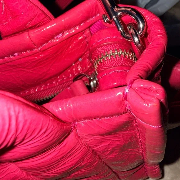 Marc Jacobs
The Shiny Crinkle Crossbody Tote bag - Picture 9 of 9